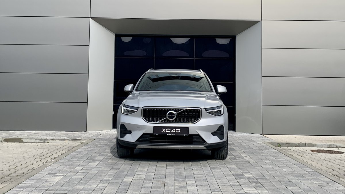 Volvo XC40 B4 CORE AT7 AWD