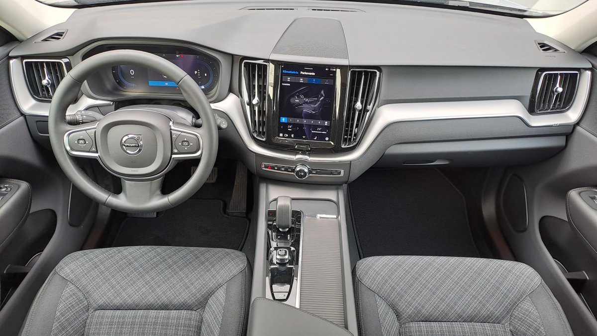 Volvo XC60 B4 (P) Core AT8 FWD