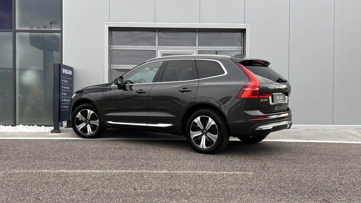 Volvo XC60 T6 Core AT AWD