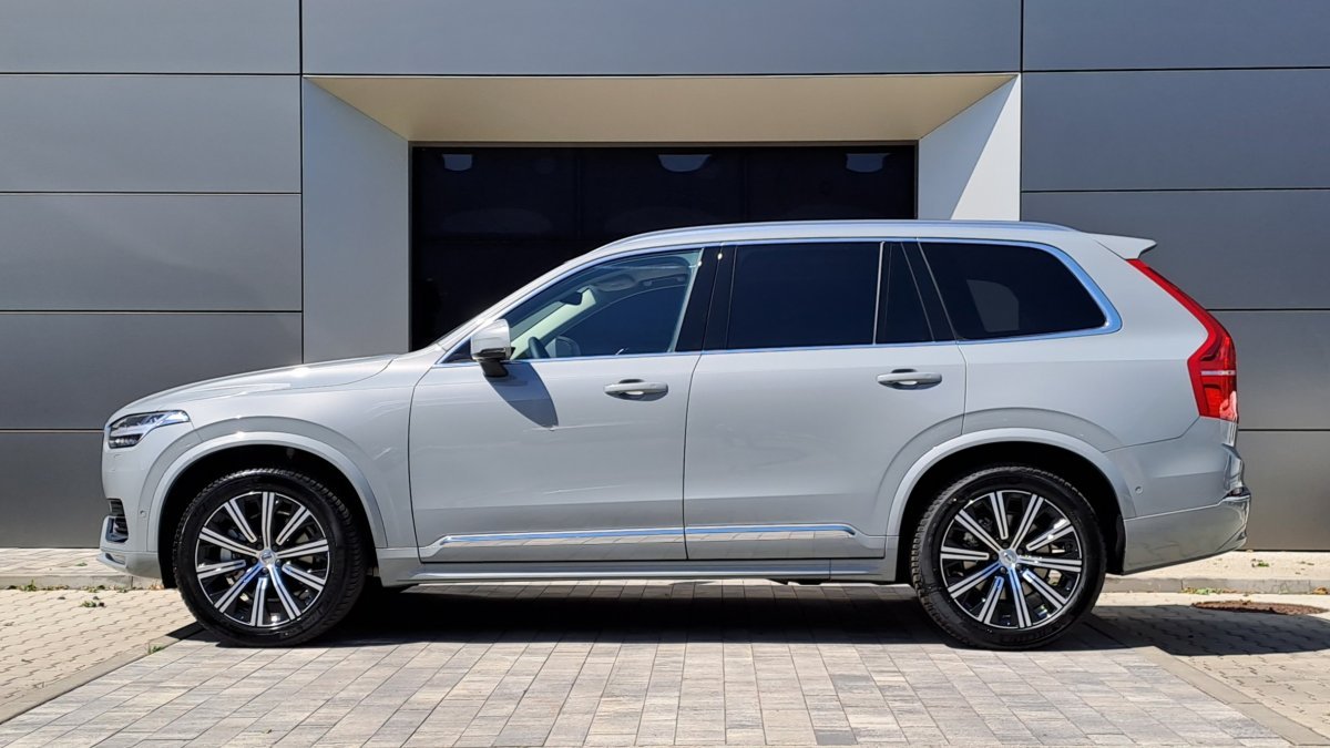 Volvo XC90 B5 (D) PLUS BRIGHT AT8 AWD 7 miest