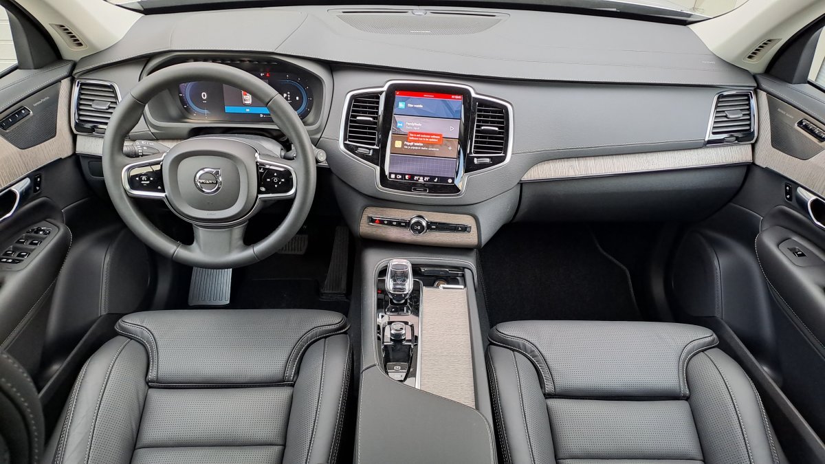 Volvo XC90 B5 (D) PLUS BRIGHT AT8 AWD 7 miest