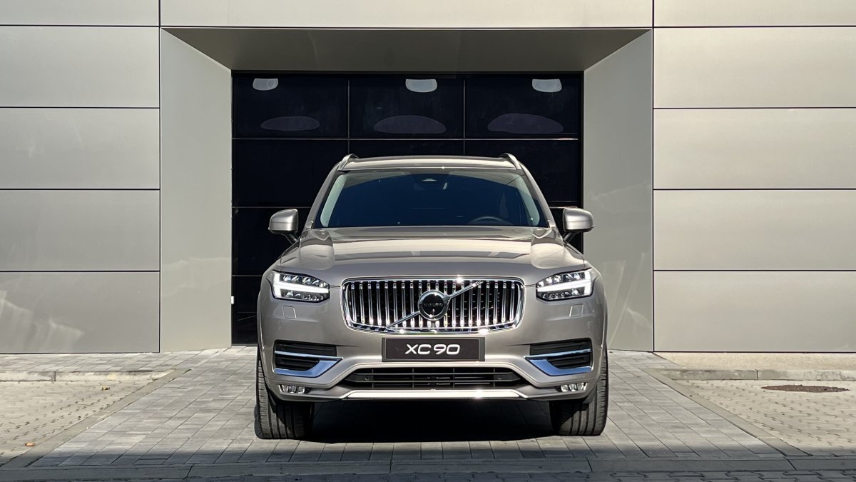 Volvo XC90 B5 (D) PLUS BRIGHT AT8 AWD 7 miest