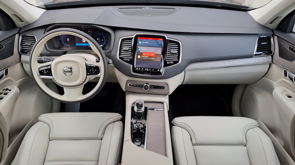 Volvo XC90 B5 (D) PLUS BRIGHT AT8 AWD 7 miest