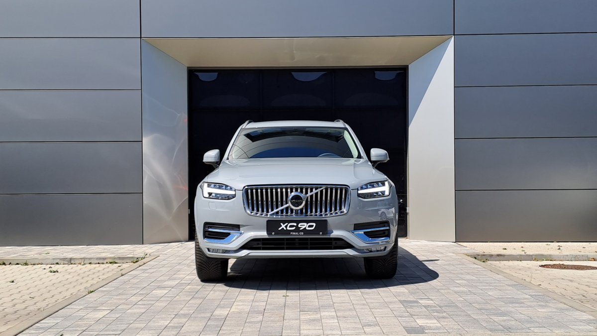 Volvo XC90 B5 (D) PLUS BRIGHT AT8 AWD 7 miest