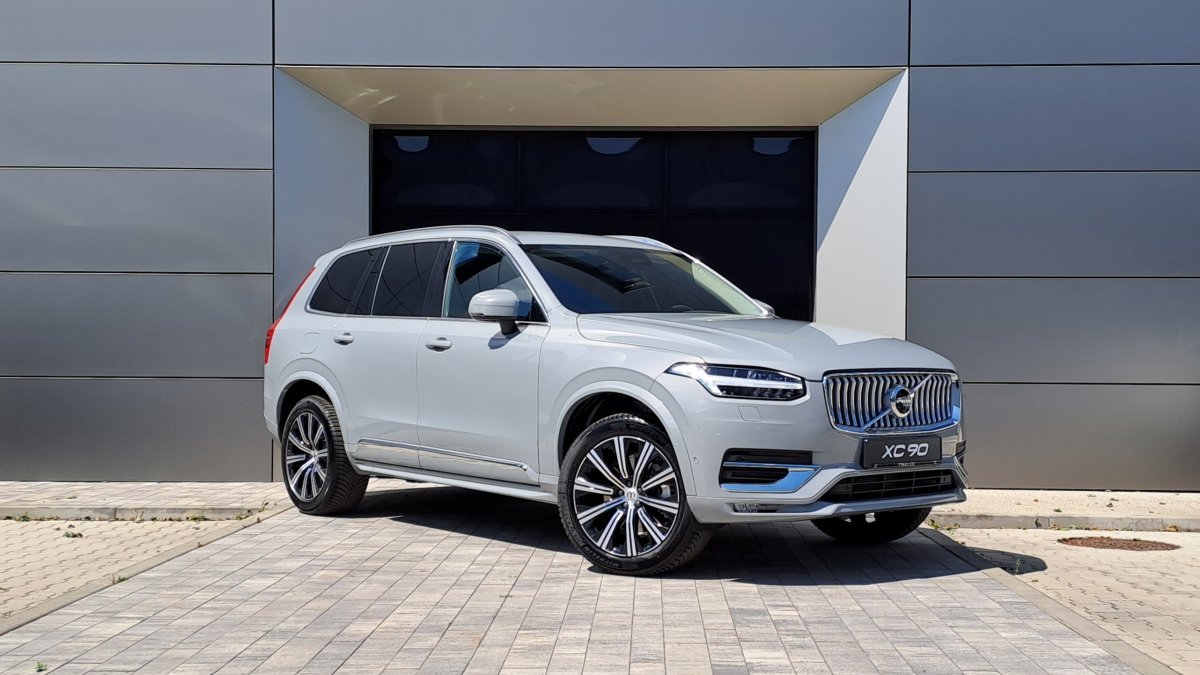 Volvo XC90 B5 (D) PLUS BRIGHT AT8 AWD 7 miest