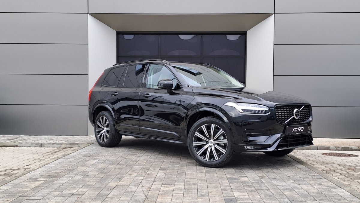 Volvo XC90 B5 (D) PLUS DARK AT8 AWD 7 miest