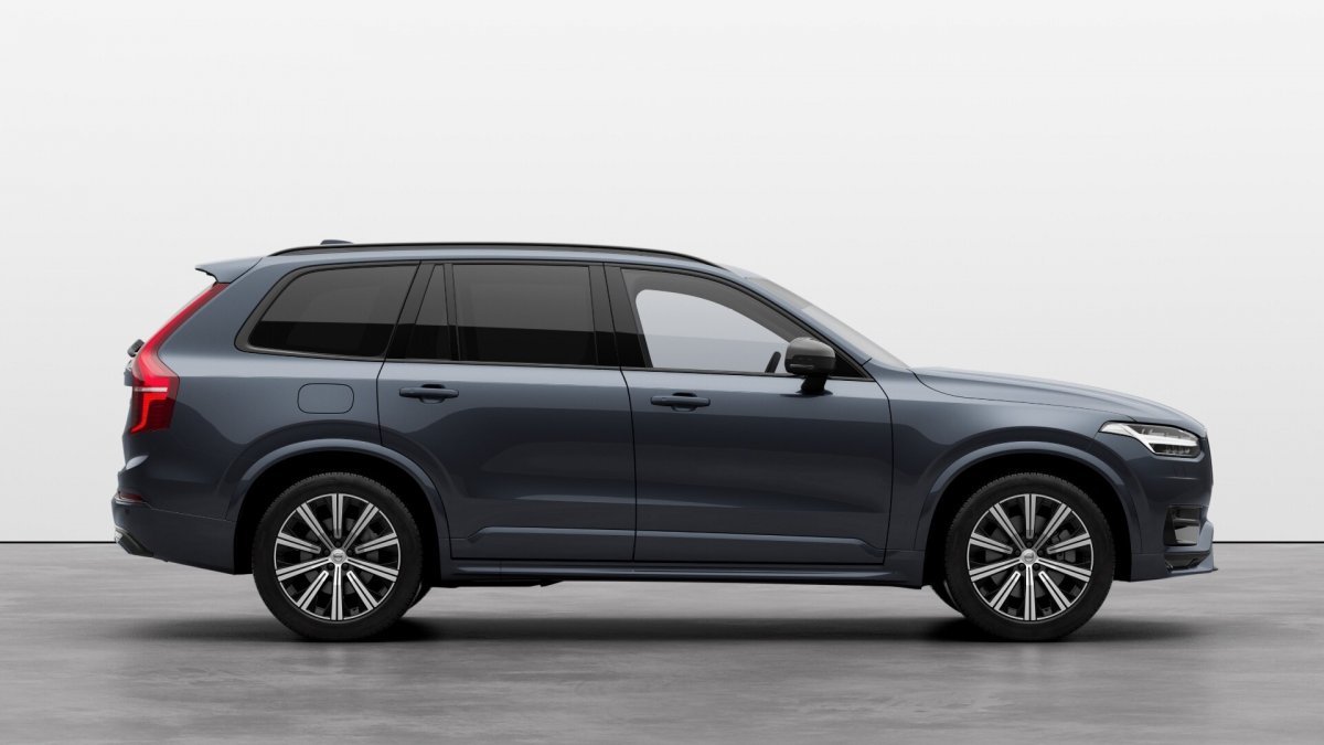Volvo XC90 B5 (D) PLUS DARK AT8 AWD 7 miest