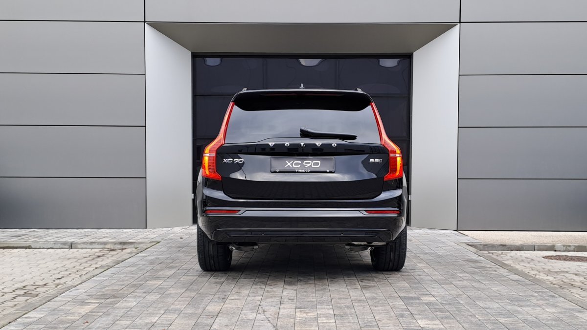 Volvo XC90 B5 (D) PLUS DARK AT8 AWD 7 miest