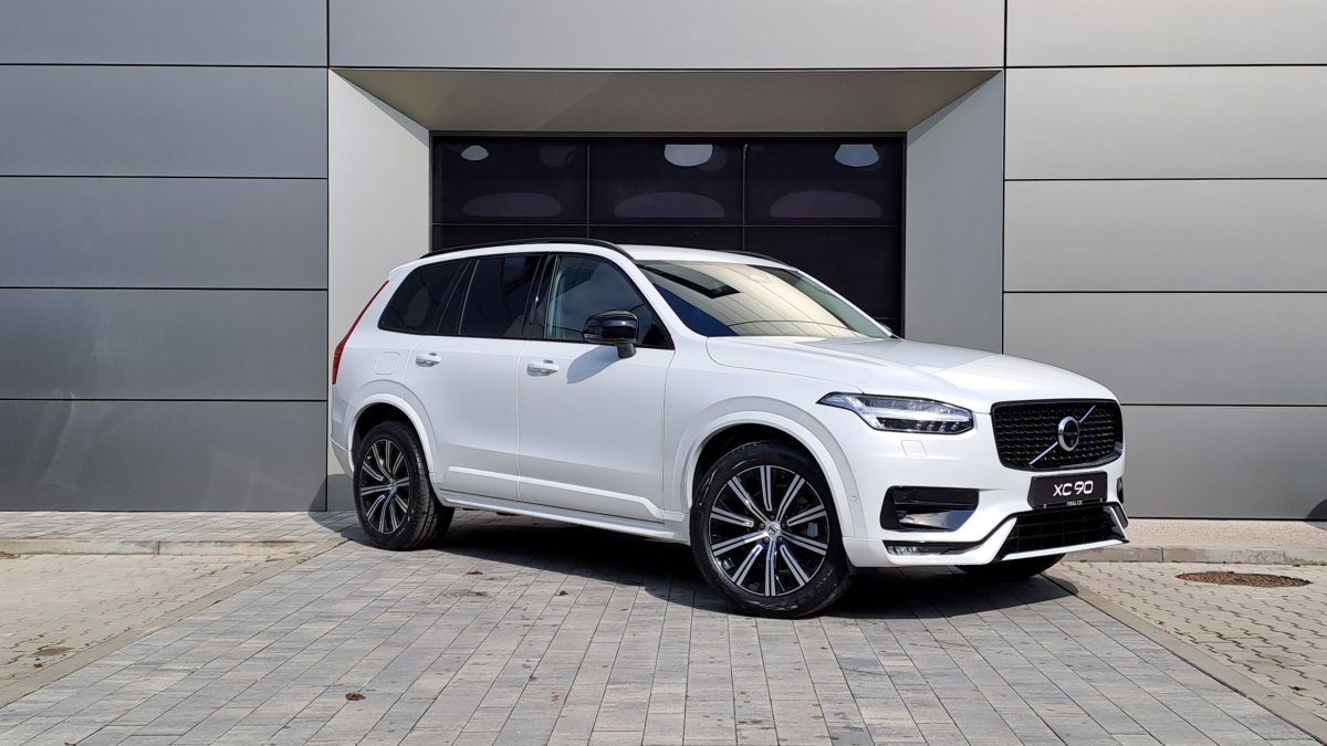 Volvo XC90 B5 (D) PLUS DARK AT8 AWD 7 miest