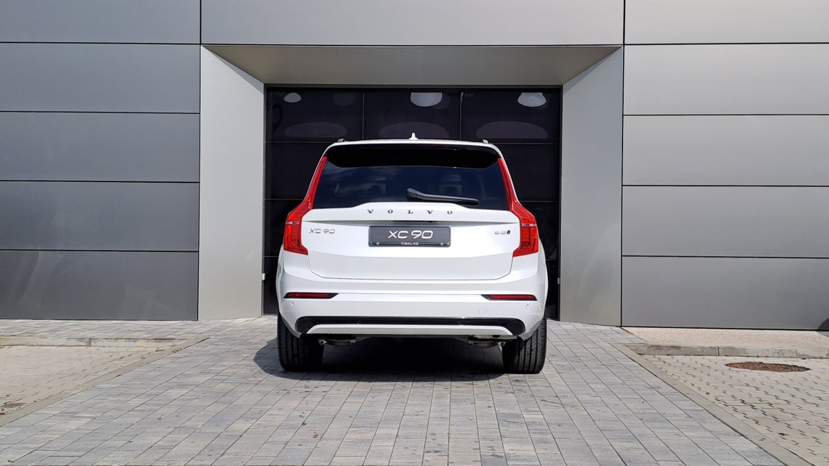 Volvo XC90 B5 (D) PLUS DARK AT8 AWD 7 miest