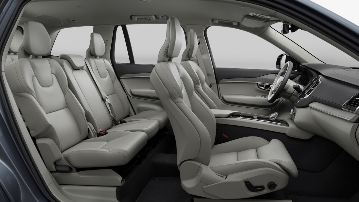 Volvo XC90 B5 (D) PLUS DARK AT8 AWD 7 miest