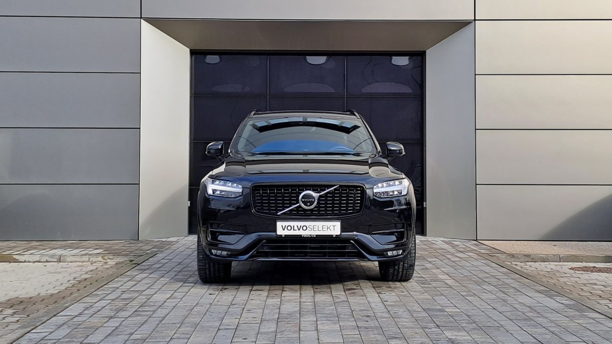 Volvo XC90 B5 (D) R-DESIGN AT8 AWD 7 miest