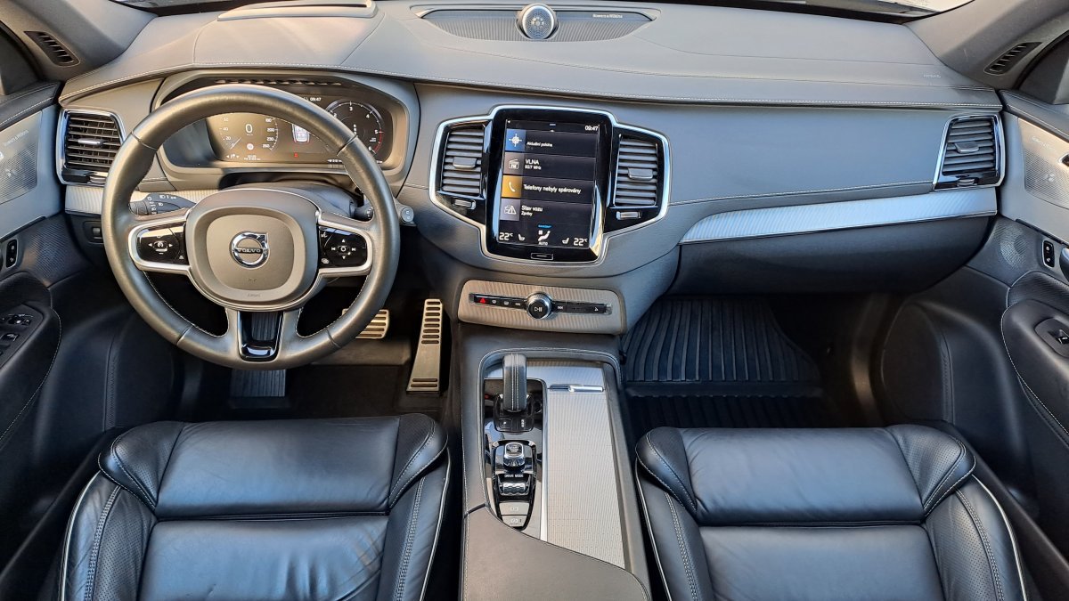 Volvo XC90 T8 RECHARGE R-DESIGN AT8  eAWD