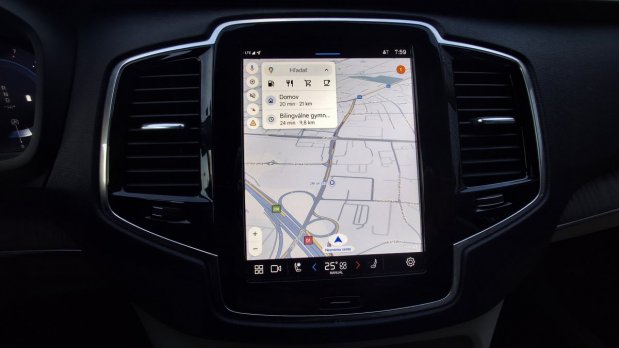 Volvo XC90 hybrid MHEV AWD Momentum + 