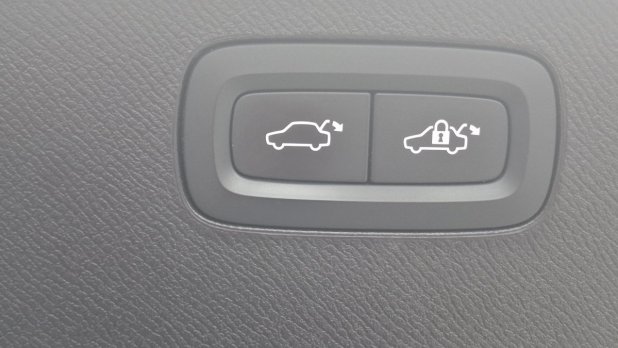 Volvo XC90 2,0 T8 e-AWD RECHARGE R Design Plug -in Hybrid   