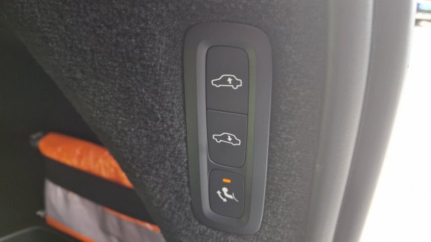 Volvo XC90 2,0 T8 e-AWD RECHARGE R Design Plug -in Hybrid   