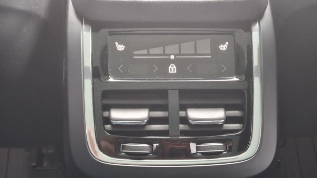 Volvo XC90 2,0 T8 e-AWD RECHARGE R Design Plug -in Hybrid   