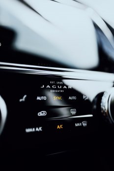 Jaguar E-PACE 2.0D I4 R-Dynamic S MHEV AWD