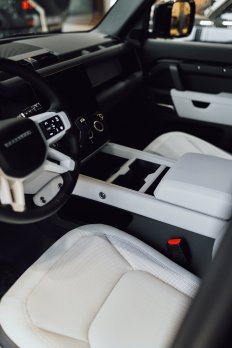 Land Rover Defender 3.0D I6 110 D200 S