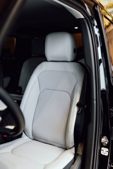 Land Rover Defender 3.0D I6 110 D200 S