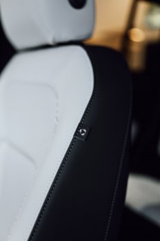 Land Rover Defender 3.0D I6 110 D200 S