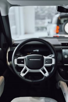 Land Rover Defender 3.0D I6 110 D200 S