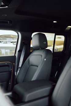 Land Rover Defender 3.0D I6 D200 X-Dynamic SE