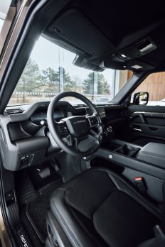 Land Rover Defender 3.0D I6 D200 X-Dynamic SE