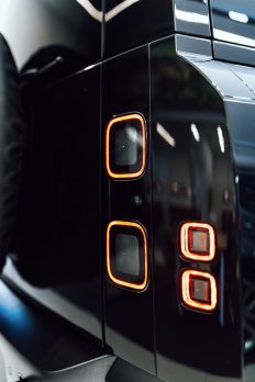 Land Rover Defender 3.0D I6 D250 X-Dynamic SE