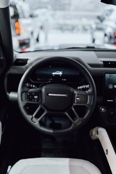 Land Rover Defender 3.0D I6 D250 X-Dynamic SE