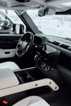 Land Rover Defender 3.0D I6 D250 X-Dynamic SE