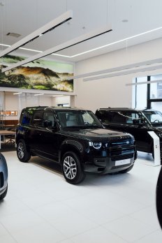 Land Rover Defender 3.0D I6 D250 X-Dynamic SE