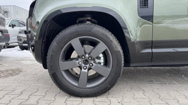 Land Rover Defender 3.0D I6 D250 X-Dynamic SE