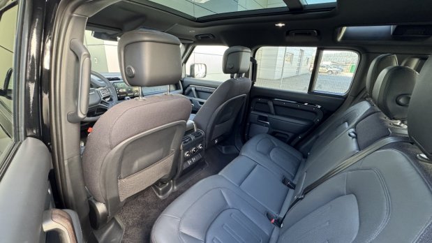 Land Rover Defender 3.0D I6 D300 X