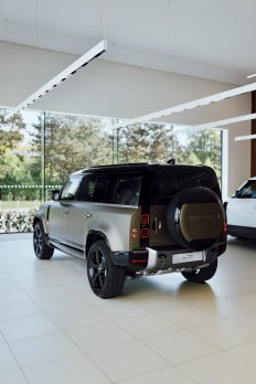 Land Rover Defender 3.0D I6 X-Dynamic HSE MHEV AWD