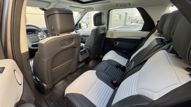 Land Rover Discovery 3.0D I6 Dynamic SE