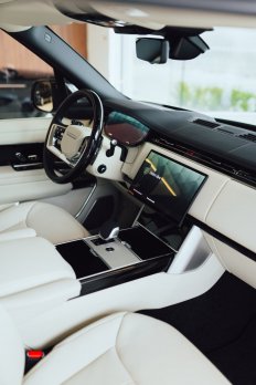 Land Rover Range Rover 4.4 V8 P530 SWB Autobiography