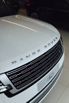 Land Rover Range Rover 4.4 V8 P530 SWB Autobiography