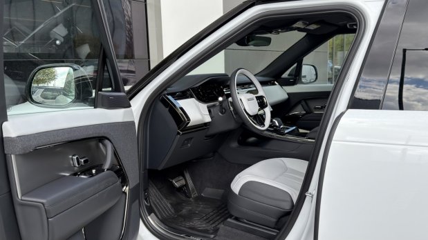 Land Rover Range Rover Sport 3.0D I6 D300 Dynamic SE