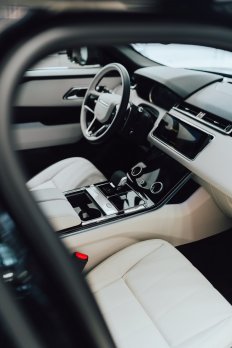 Land Rover Range Rover Velar 3.0D I6 MHEV AWD R-Dynamic SE