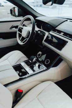 Land Rover Range Rover Velar 3.0D I6 MHEV AWD R-Dynamic SE