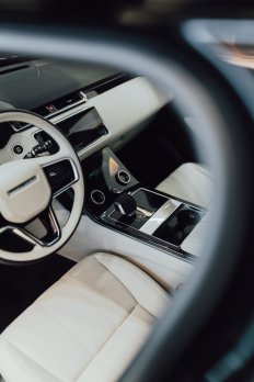 Land Rover Range Rover Velar 3.0D I6 MHEV AWD R-Dynamic SE