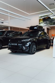 Land Rover Range Rover Velar 3.0D I6 MHEV AWD R-Dynamic SE