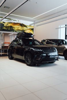 Land Rover Range Rover Velar 3.0D I6 MHEV AWD R-Dynamic SE