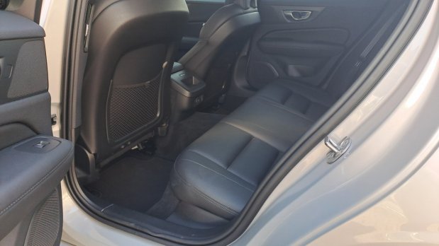 Volvo V60 B4 (P) PLUS DARK AT7 FWD