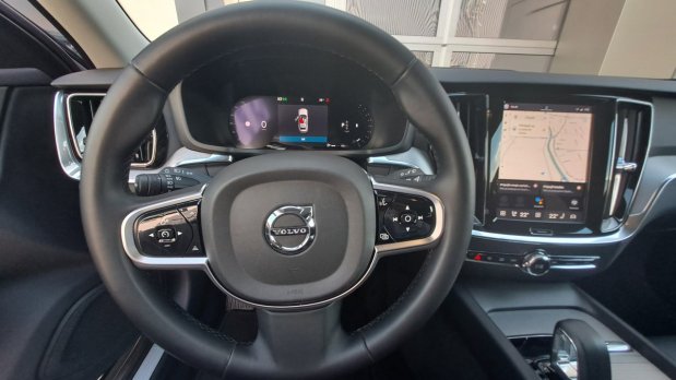 Volvo V60 B4 (P) PLUS DARK AT7 FWD