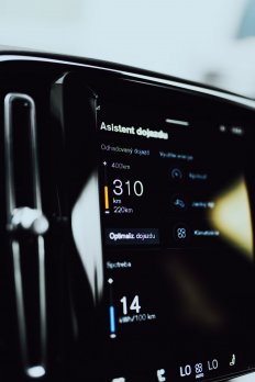 Volvo XC40 Elektrický RECHARGE TWIN PLUS