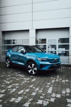 Volvo XC40 Elektrický RECHARGE TWIN PLUS
