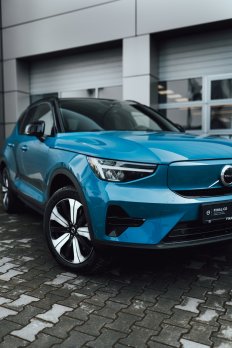 Volvo XC40 Elektrický RECHARGE TWIN PLUS