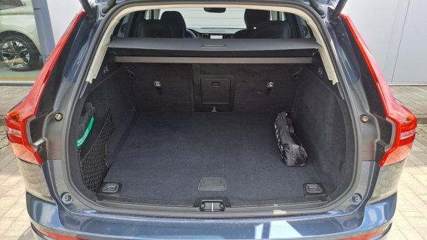Volvo XC60 B5 (P) Core AT8 AWD
